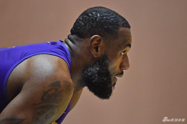 扣篮大赛万磊力压曾凡博夺冠 原帅加冕三分王