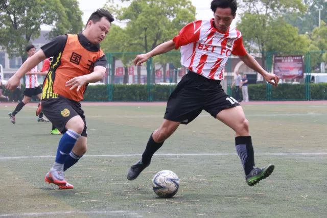 记者：本坦库尔因种族歧视孙兴慜 被英足总禁7场