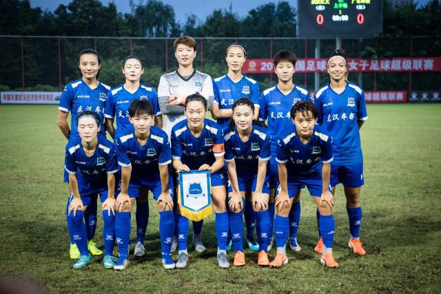 记者：本坦库尔因种族歧视孙兴慜 被英足总禁7场